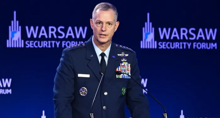 Il comandante Nato in Europa: &laquo;Pronti a combattere per respingere qualsiasi attacco&raquo;