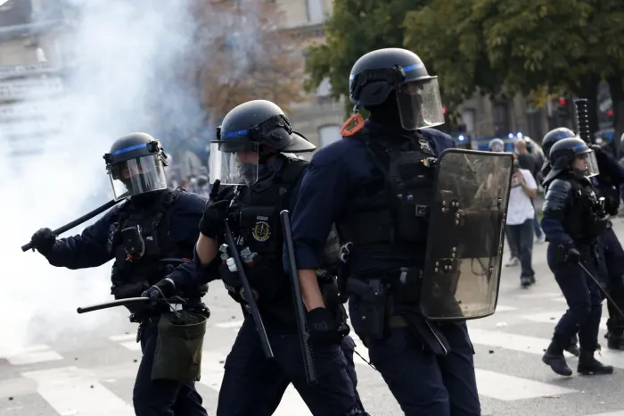 Colpi di fucile a Marsiglia: preside di una scuola media ferito, fermato un quattordicenne