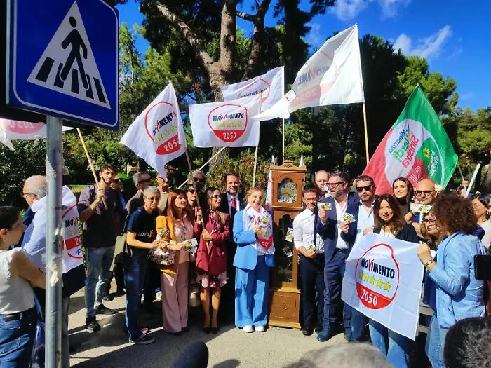 Caso Armao, le opposizioni in piazza davanti a Palazzo d&rsquo;Orleans: "Schifani si dimetta"