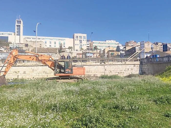 Gela, non si vede anima viva ormai da diversi mesi al cantiere del Lungomare