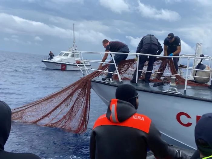 A Capo Peloro rimossa dal fondale una rete da pesca lunga 200 metri