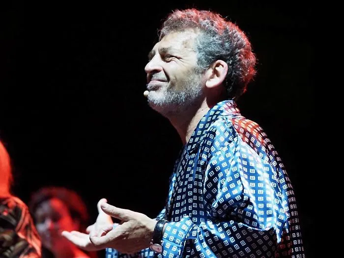 Ninni Bruschetta &ldquo;in scena&rdquo; con il suo atto d&rsquo;amore: &laquo;Messina sempre con me&raquo;