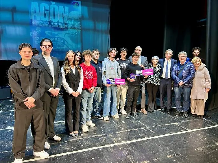 Dal cuore antico della tragedia greca nasce l&rsquo;inno musicale dei giovani liceali alla pace