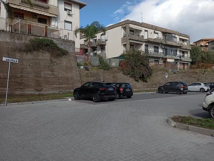 Omaggio a Marcella Bella: le sue "Montagne verdi" diventano un murale