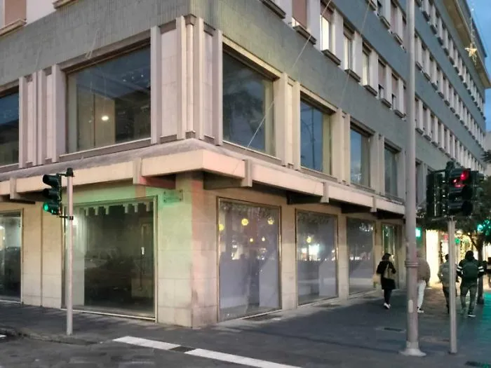 Negozio Benetton chiuso