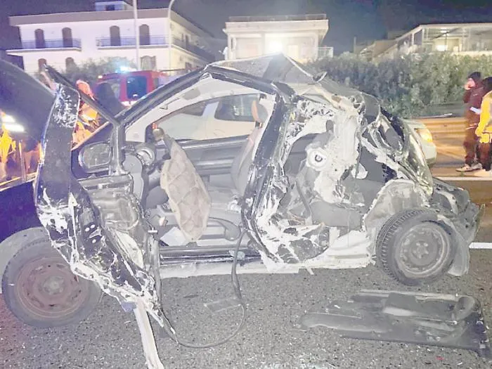L&rsquo;urto e il ribaltamento dopo un incidente sull'autostrada Palermo - Catania: &laquo;La mia auto &egrave; distrutta, sono stata miracolata&raquo;