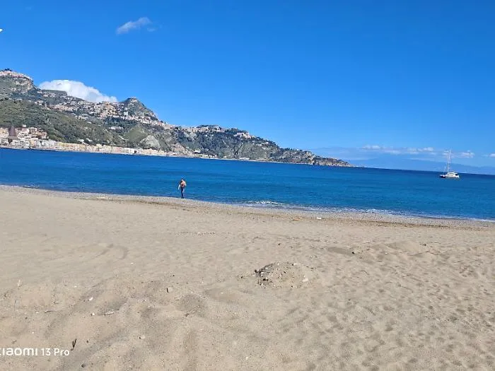 &laquo;Sulla costa ricostruire soltanto con strutture amovibili&raquo;