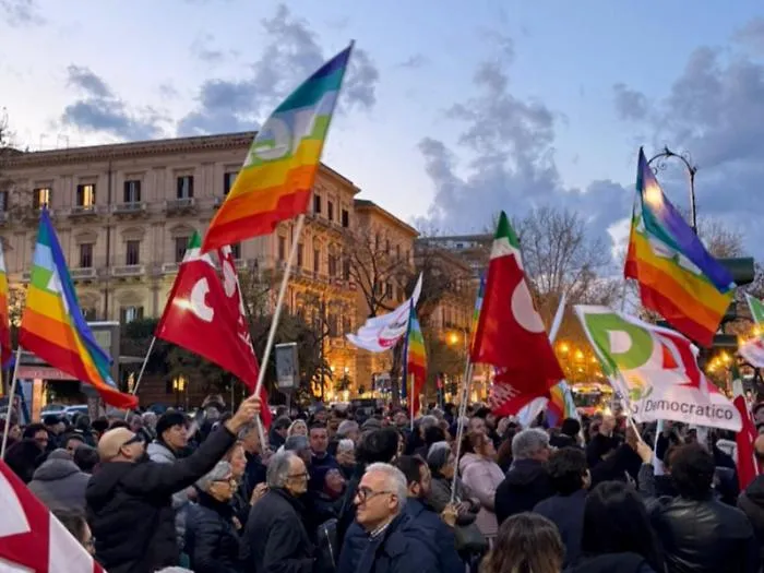 In Sicilia una valanga di No: 61% centro e periferie uniformi (ma non nell&rsquo;affluenza). Ma in 51 Comuni vince il S&igrave;
