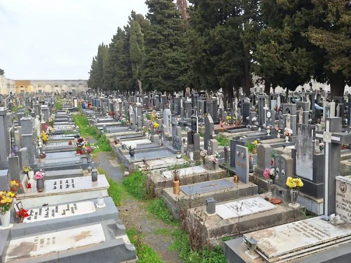 Cimitero, concessioni aumentate a dismisura: cittadini pronti ai ricorsi