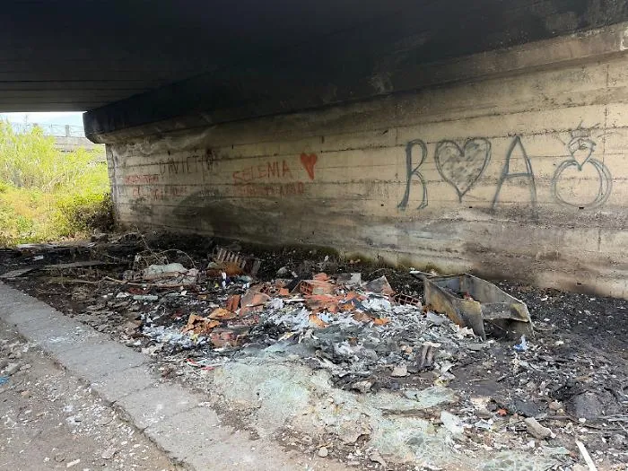 Torrente Macchia, ancora fiamme: paura e rabbia a Santa Maria la Strada