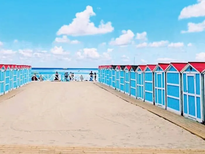 Palermo, l&rsquo;attesa del popolo delle capanne in una Mondello senza Italo Belga, tra societ&agrave; impegnata con i lavori e spiaggia libera