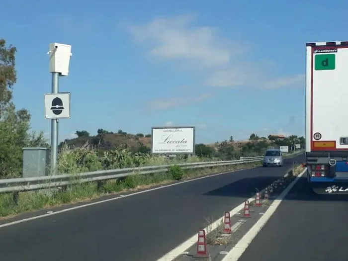 Autovelox non omologato, il giudice di pace annulla la multa