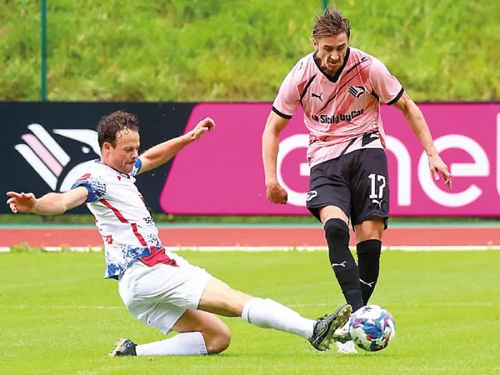 Johnsen in azione nella prima amichevole del Palermo