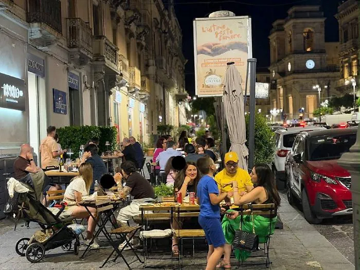 I &ldquo;Caff&egrave; Concerto&rdquo; trasformano il centro in un &ldquo;palcoscenico&rdquo;