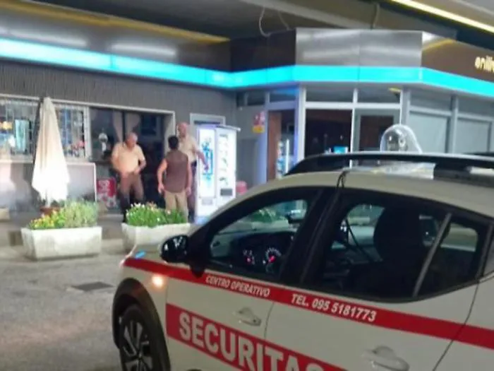 La notte del &ldquo;sindaco sceriffo&rdquo; con le ronde anti-crimine. Gallo: &laquo;La misura &egrave; colma, non molliamo un centimetro&raquo;