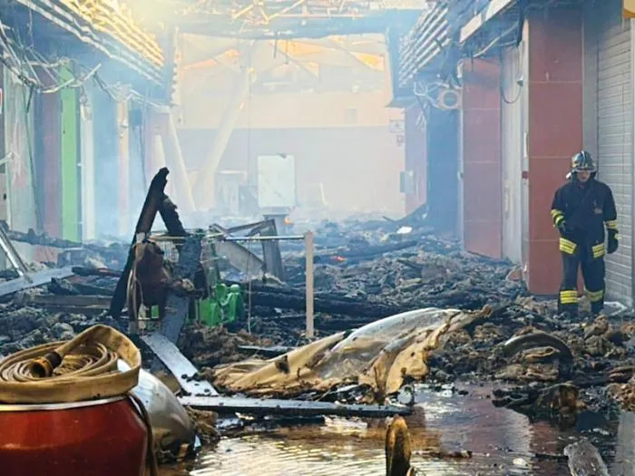 Incendio al Conca d&rsquo;Oro, la corsa per salvare i posti di lavoro. I sindacati: &laquo;Considerare subito una riapertura parziale&raquo;
