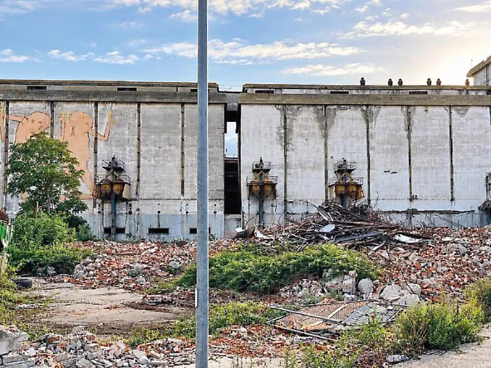 Demolizione degli ex Silos Granai: si lavora per sbloccare il cantiere