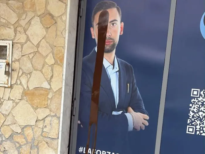 Imbrattato il centro giovanile, Coco replica: &laquo;Io non ho paura&raquo;
