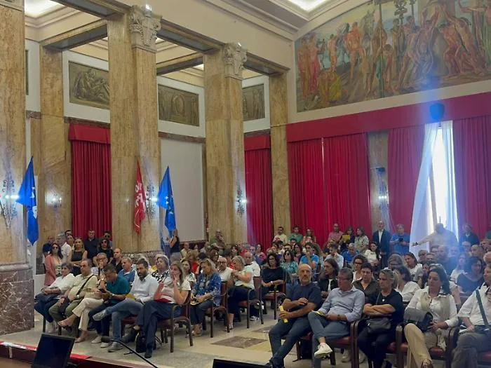 Al Comune si riaccende lo scontro tra Basile e i sindacati