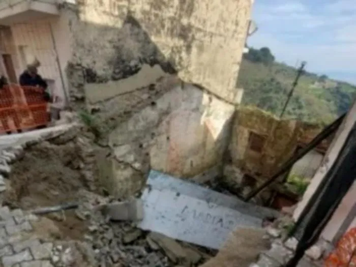 Al via il restyling della piazza dopo il crollo