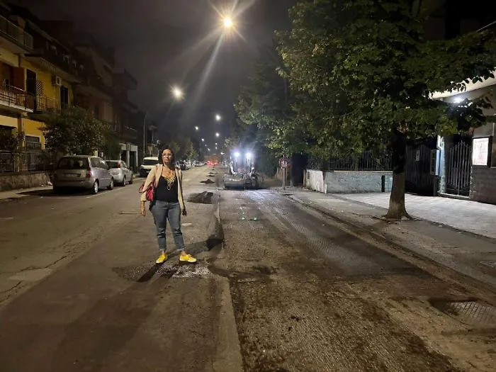 &laquo;L&rsquo;asfalto steso sopra i tubi rotti, cos&igrave; l&rsquo;acqua si spreca&raquo;