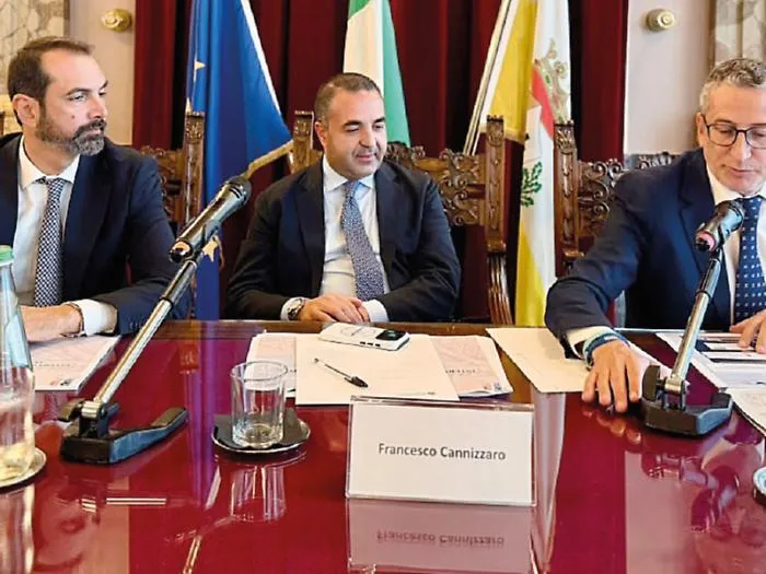 I sindaci dello Stretto sono i pi&ugrave; amati, Basile: &laquo;Serve un'unica visione per mobilit&agrave; e sviluppo&raquo;