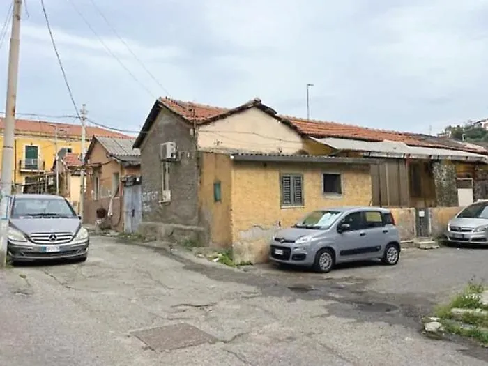 Sedici famiglie lasciano le baracche