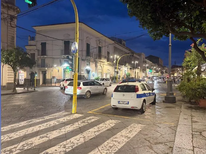 Traffico, caos e sicurezza: semafori con il &ldquo;T-red&rdquo; e ritorno delle strisce blu