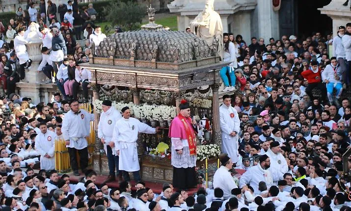 &laquo;Vent'anni di emozioni&raquo;: mons. Barbaro Scionti lascia la cattedrale e porta Sant'Agata nel cuore
