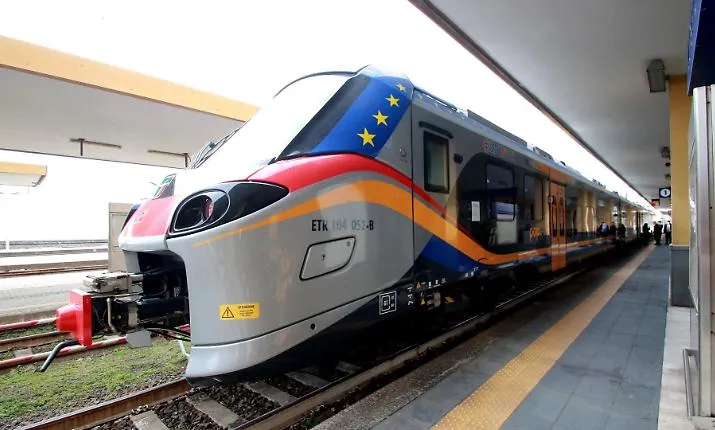 Treni, chiude per quattro mesi la linea tra Catania e Siracusa: cancellazioni, cambi di orario e bus sostitutivi