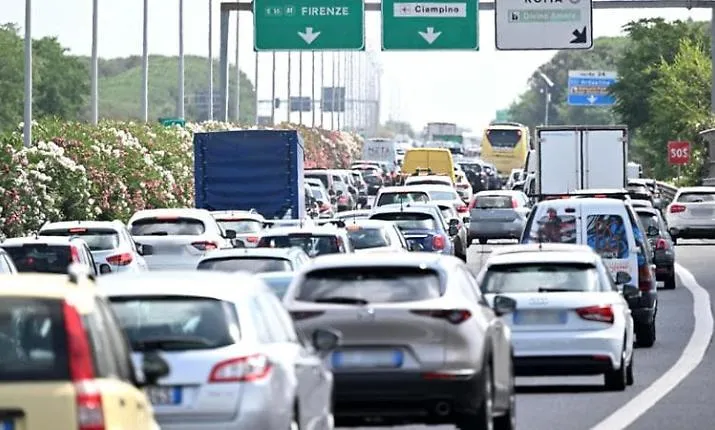 Bollo auto, la promessa di Giorgetti alle Regioni: &laquo;Nessun buco nei bilanci&raquo;. Ma coperture e allargamento restano un rebus