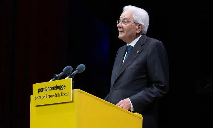 &laquo;La scuola &egrave; aperta a tutti&raquo;: il presidente Mattarella traccia la rotta contro le barriere in classe | I vescovi: &laquo;Classi siano inclusive&raquo;