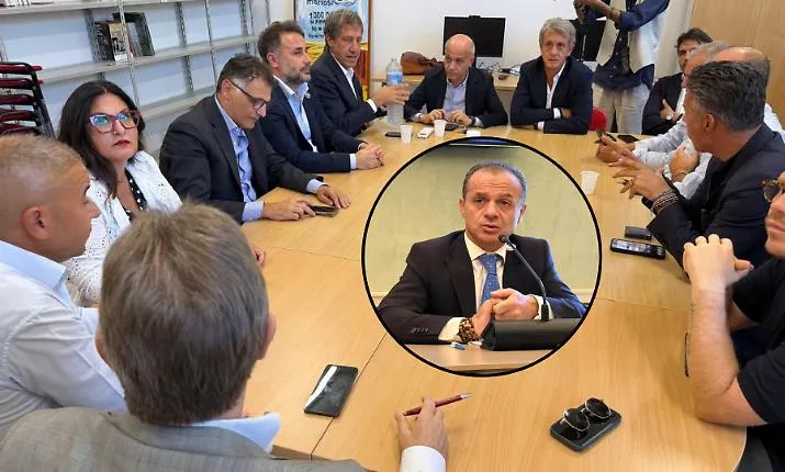 Il centrosinistra abbandona la suggestione De Luca: &laquo;Non si parla con chi ha scelto Meloni&raquo;, ma qualcuno lo rimpiange