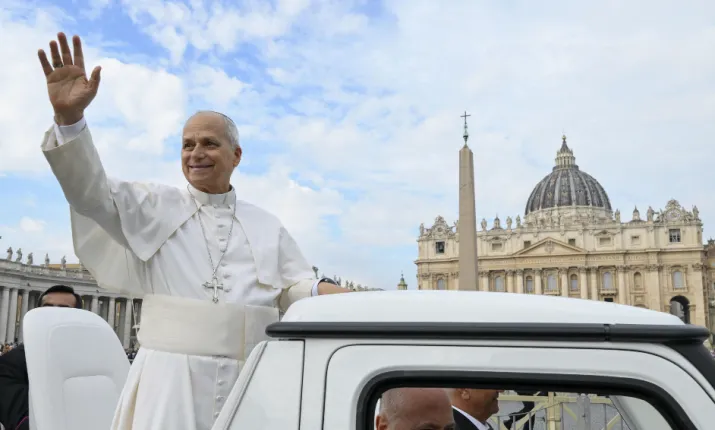 Papa Leone sar&agrave; operato al Gemelli per un nodulo al polmone: l&rsquo;annuncio all&rsquo;Angelus e i tempi dell&rsquo;intervento | Cosa &egrave; il nodulo&nbsp;| Chi &egrave; Luigi Carbone, il chirurgo del Papa