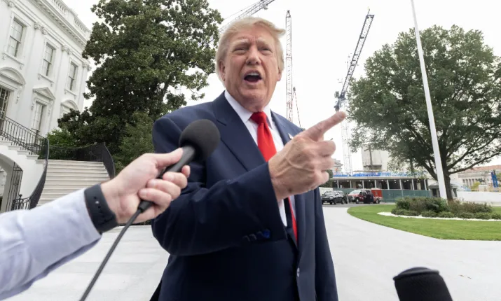 Gasolio russo, perch&eacute; l'accordo politico di Trump con Putin non fa crollare i prezzi alla pompa