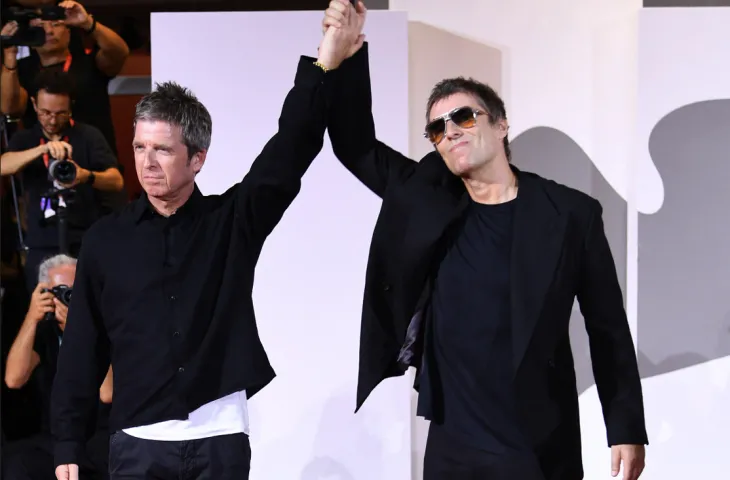 I fratelli non pi&ugrave; nemici, a Venezia la riconciliazione degli Oasis: &laquo;Non guardiamo al passato con rabbia&raquo;