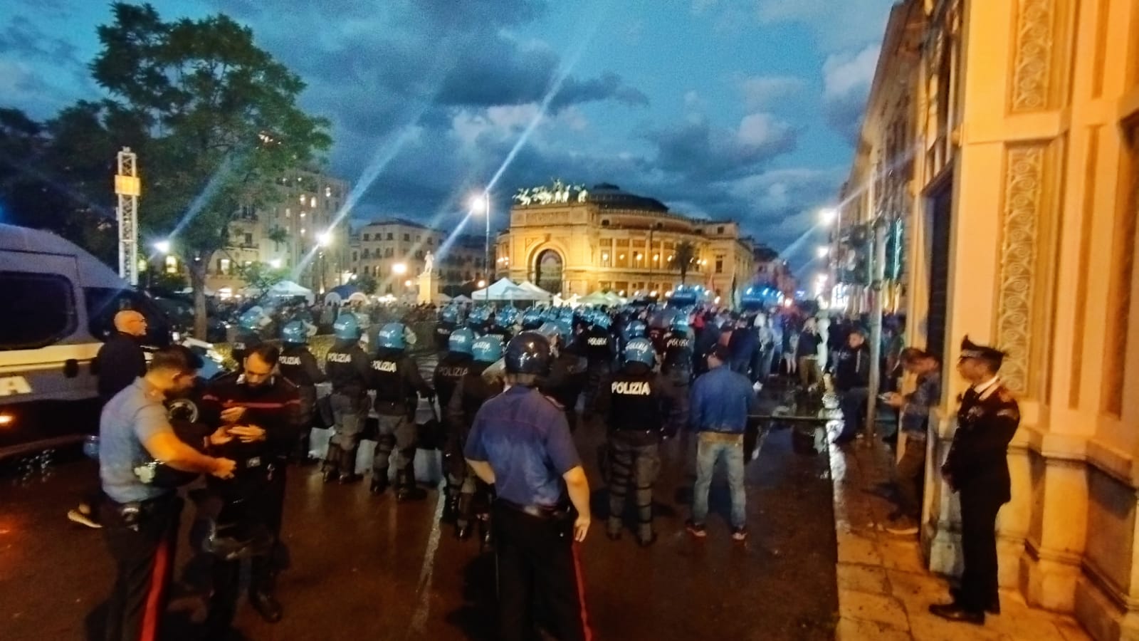 Manifestazione Pro Palestina a Palermo, tensioni con la polizia