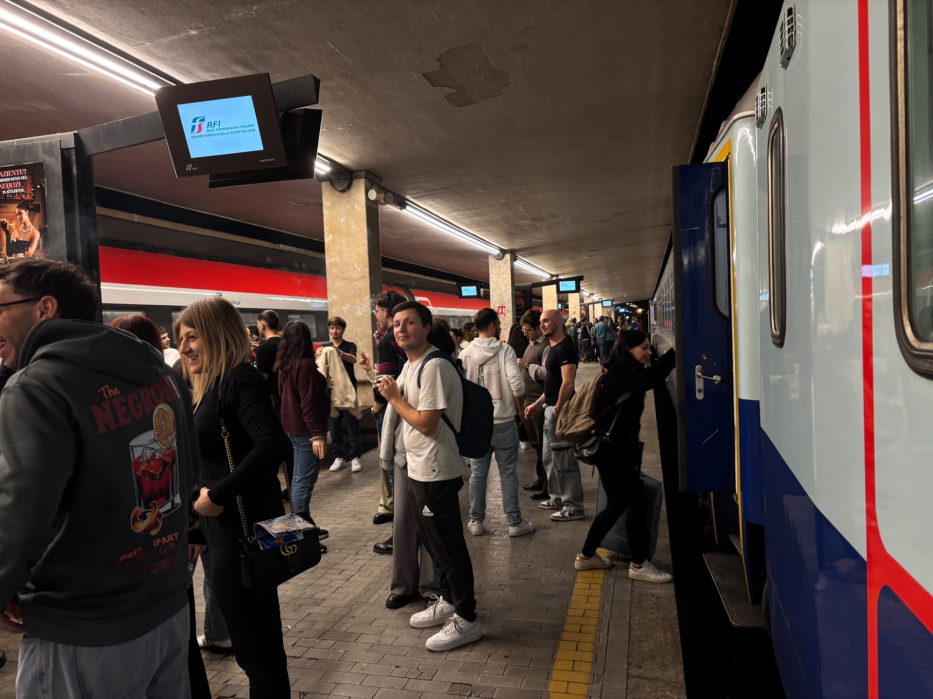 I siciliani fuori-sede a Firenze e dintorni montano sul Sicilia Express